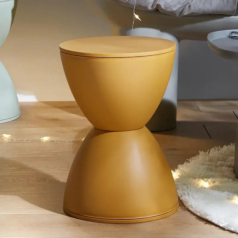 Tabouret créatif multicolore minimaliste pour un intérieur moderne